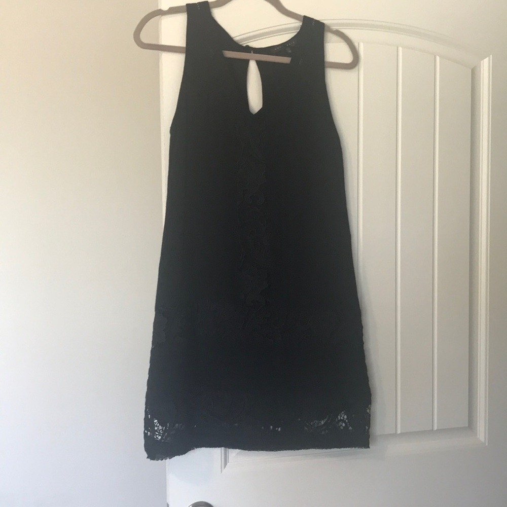 Perfect little black dress!